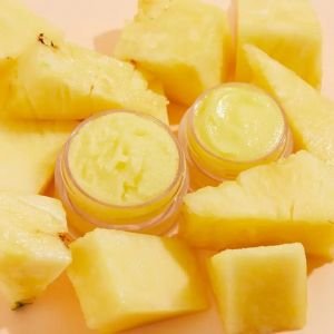 NCLA Sugar Sugar Pineapple lūpų šveitiklis 15 ml