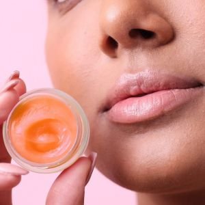 NCLA Balm Babe Peach lūpų balzamas 10 ml