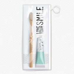 Ohlalá Paris Travel Set rinkinys, bambukinis šepetėlis ir dantų pasta, šviežių mėtų skonio, 15 ml.